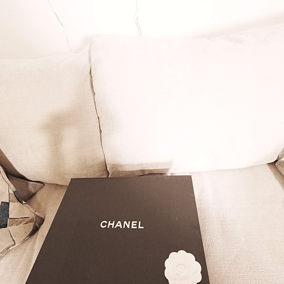 Chanel Classic Double Flap Bag in Caviar Leather - Picture 2 of 10